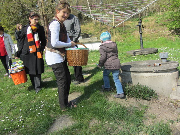 Eiersuche in Goldgeben
