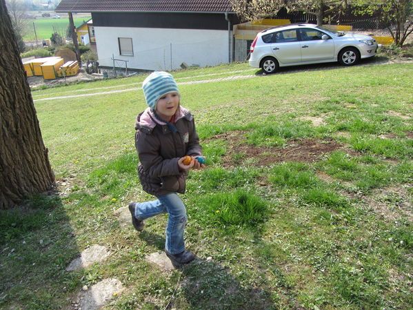 Eiersuche in Goldgeben
