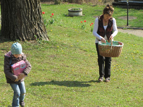 Eiersuche in Goldgeben
