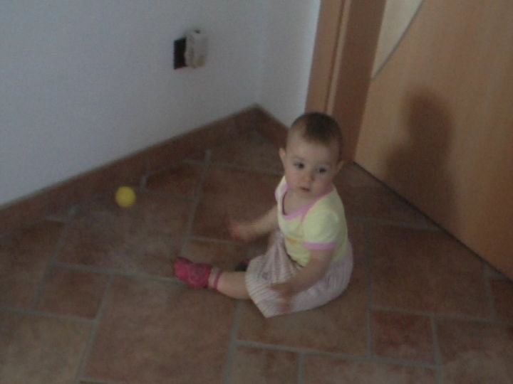 Dateiname=krabbeln-mit-der-kugel-2007-07-28.mpeg
Dateigröße=164722KB
Abmessungen: 0x0
hinzugefügt am: 08. August 2007 krabbeln-mit-der-kugel-2007-07-28.mpeg