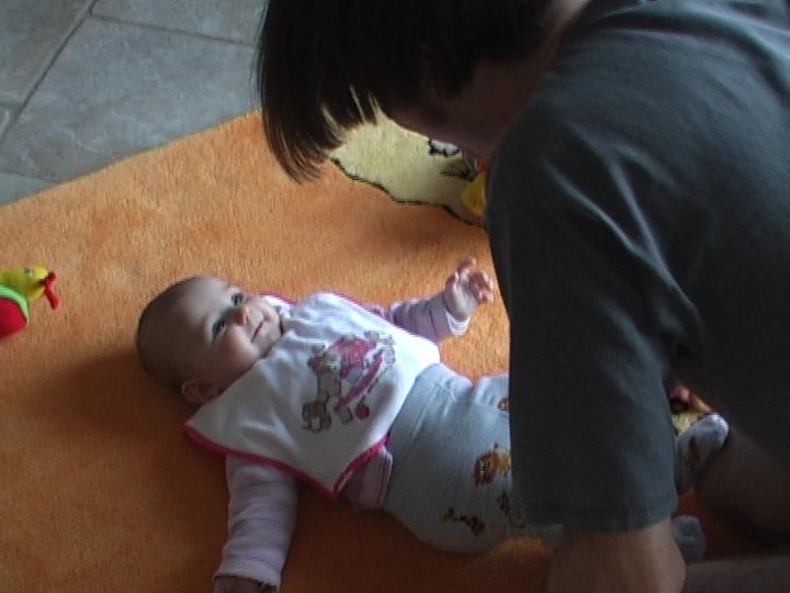 spielen-am-teppich-25-02-2007.mpeg