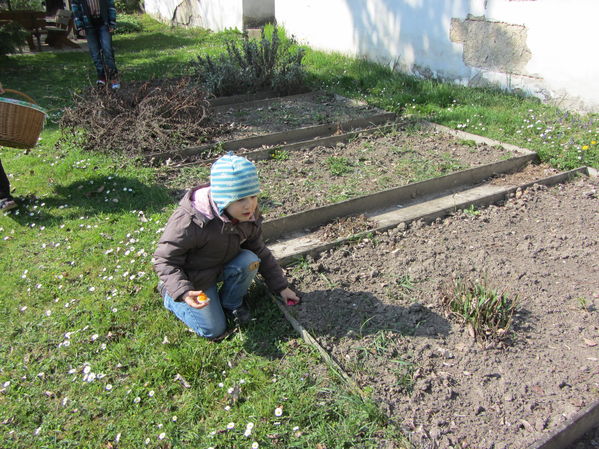 Eiersuche in Goldgeben
