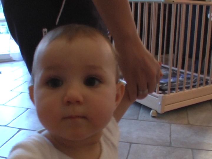 Dateiname=gehen-im-wohnzimmer-2007-08-17.mpeg
Dateigröße=165324KB
Abmessungen: 0x0
hinzugefügt am: 20. September 2007 gehen-im-wohnzimmer-2007-08-17.mpeg