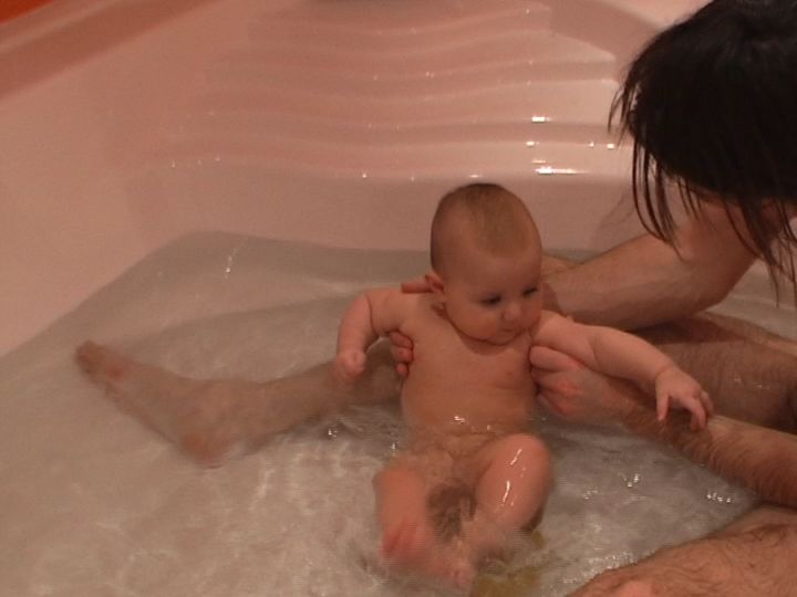 Dateiname=erstes-baden-in-der-wanne-24-03-2007.mpeg
Dateigröße=70314KB
Abmessungen: 0x0
hinzugefügt am: 17. Juli 2007 erstes-baden-in-der-wanne-24-03-2007.mpeg